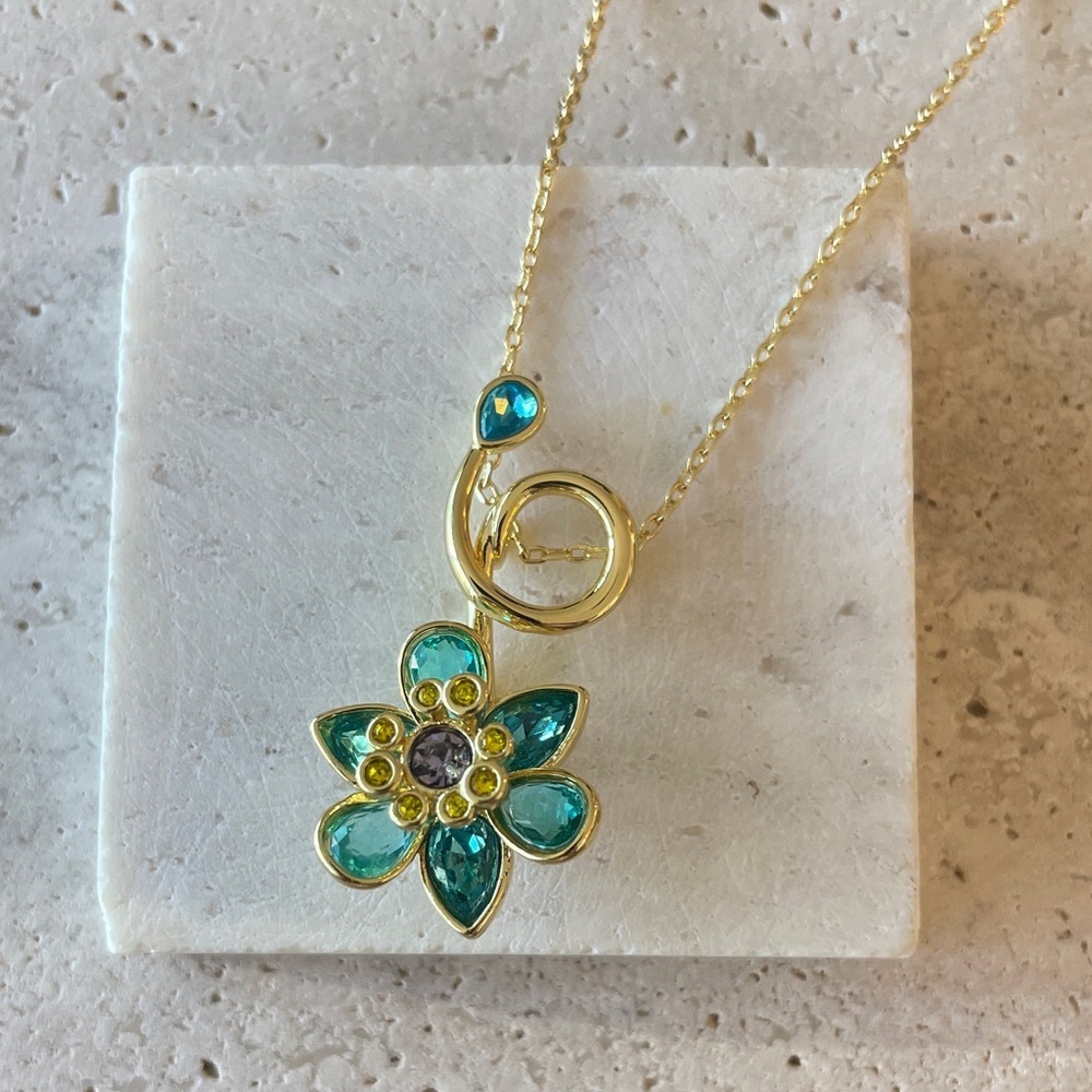 Swarovski Blue Flower Necklace Gold Tone Crystal Floral Pendant Dainty Jewelry